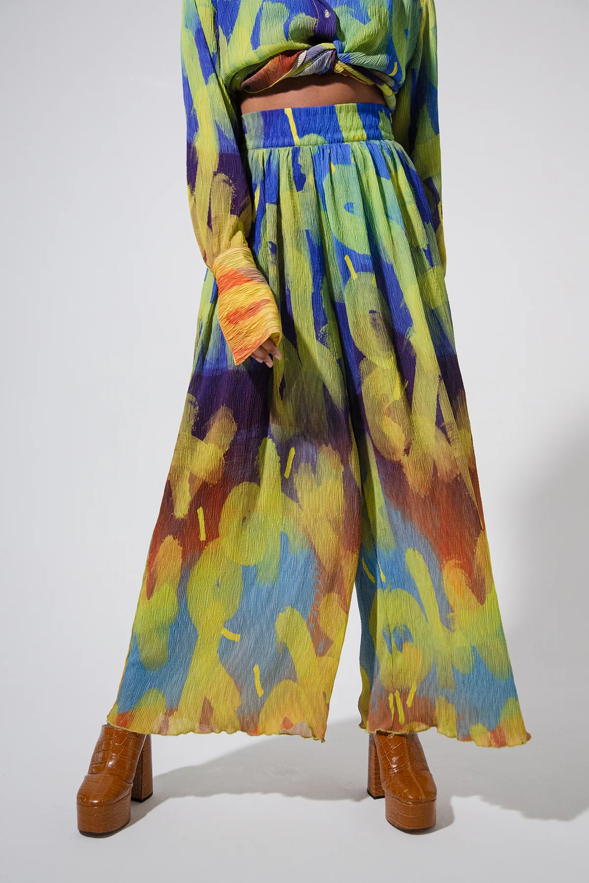 Mawuli Printed Plisse Trousers - Ayo Print Blue - Image 10