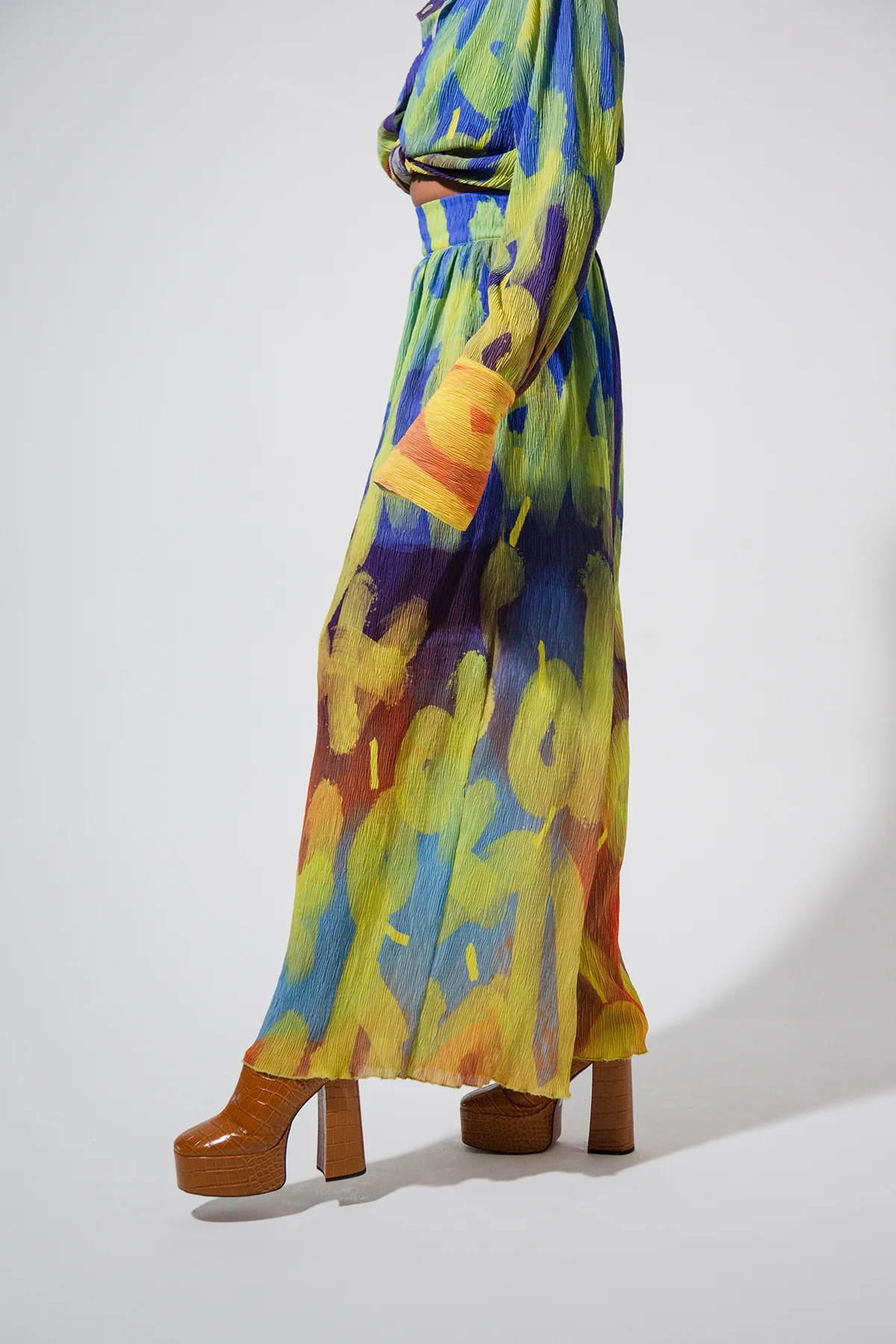 Mawuli Printed Plisse Trousers - Ayo Print Blue - Image 11